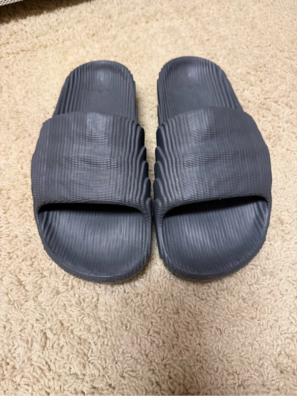 Men’s Adidas Slide Sandals-size 8